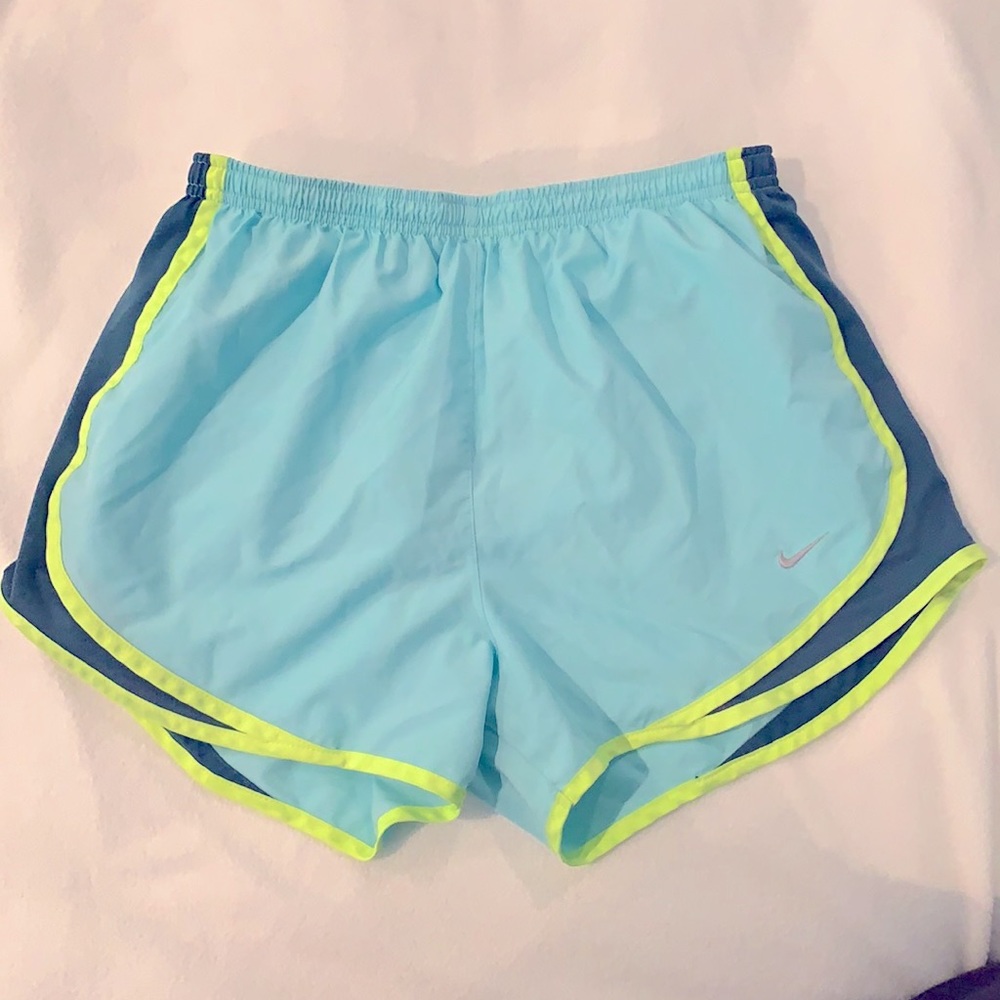Women’s Nike tempo running shorts!!